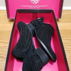 Vince Camuto VC Suede Booties Black